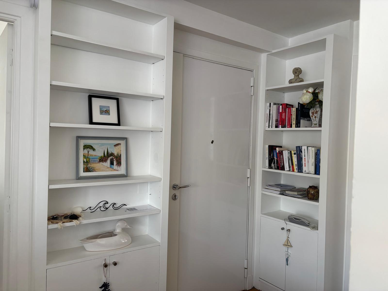 Bright living room opening onto the south terrace